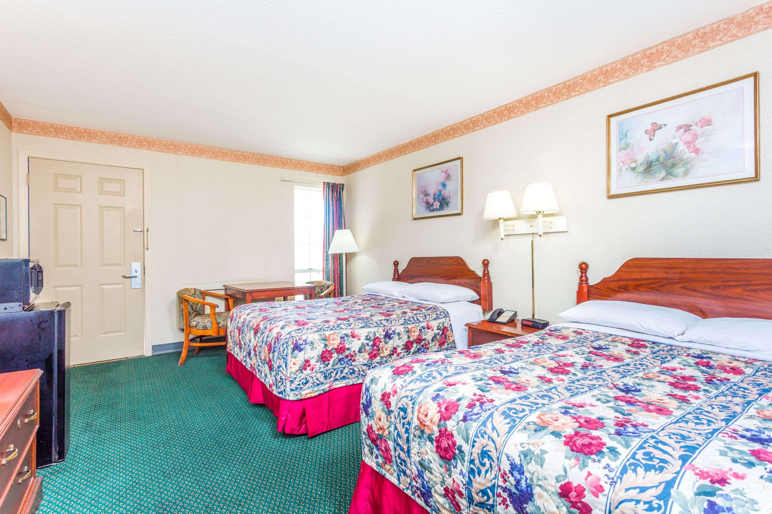 Days Inn By Wyndham Cornelia Luaran gambar